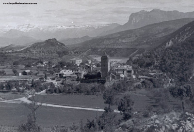 1933-05-00 4678 - Vista general del pueblo de Mediano ag_ arr_.jpg
